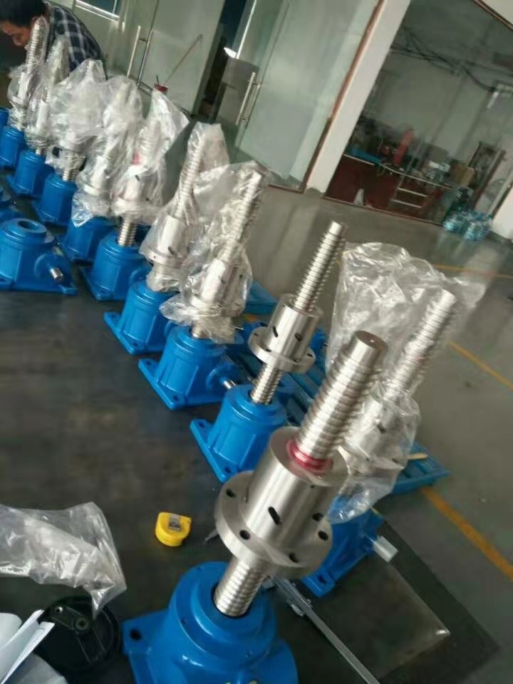 螺旋丝杆升降机